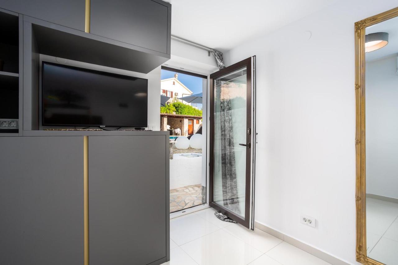 Apartments Petra Krk Veglia Exterior foto
